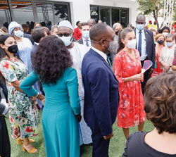 Doña Letizia durante el encuentro con los asistentes al acto
