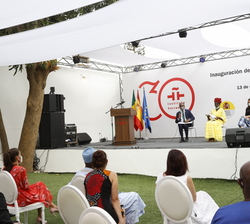 Coloquio moderado por el director del Instituto Cervantes en Dakar