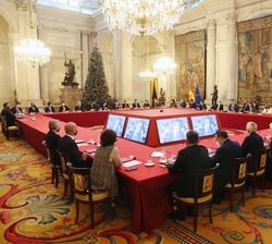 Don Felipe durante el desarrollo de la XXV reunión del Patronato de la Fundación Princesa de Girona