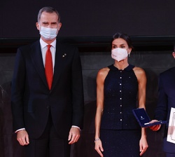 Don Felipe y Doña Letizia en la entrega el reconocimiento a Alberto Ginés, Oro en Escalada Deportiva