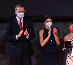Don Felipe y Doña Letizia en la entrega el reconocimiento a Sandra Sánchez, Oro en Kárate, kata
