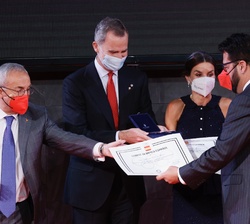 Don Felipe y Doña Letizia en la entrega el reconocimiento al Oro en Tiro Olímpico, modalidad de foso, Alberto Fernández