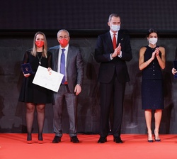 Los Reyes con los Oro en Tiro Olímpico, modalidad de foso, Alberto Fernández, y Fátima Gálvez