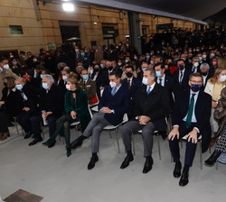 Su Majestad el Rey durante el acto de inauguración de la línea de Alta Velocidad Madrid-Galicia