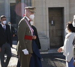 Los Reyes durante los saludos de bienvenida de las autoridades