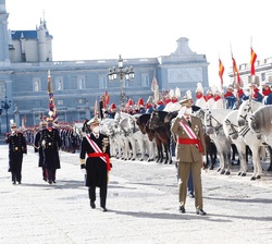 Revista a las tropas de Su Majestad el Rey