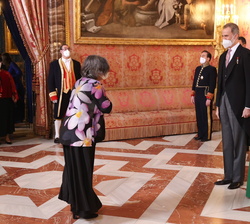 Sus Majestades los Reyes reciben el saludo de los diplomáticos acreditados en España