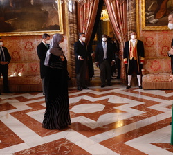 Sus Majestades los Reyes durante el saludo al Cuerpo Diplomático acreditado en España