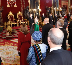Sus Majestades los Reyes durante el discurso de monseñor Bernardito Cleopas Auza, nuncio de Su Santidad