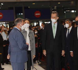 En el pabellón 10, Sus Majestades los Reyes visitan el pabellón de IBERIA