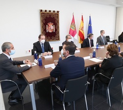 Reunión informativa sobre la nueva Ciudad de la Justicia de Albacete presidida por Don Felipe 