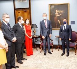 Don Felipe, acompañado del Alcalde de San Juan de Puerto Rico, en la sede de la Casa de la Alcaldía