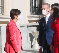 Su Majestad la Reina es recibida por el presidente del Senado, Ander Gil y la ministra de Política Territorial y portavoz del Gobierno, Isabel Rodrígu