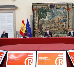 Su Majestad el Rey al inicio de la reunión del Patronato de la Fundación Foro de Marcas Renombradas Españolas