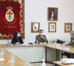Su Majestad la Reina recibe información sobre el Patronato de Huérfanos del Ejército de Tierra, su futuro, actividades realizadas...