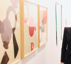 Doña Letizia durante su recorrido por las galerías de arte