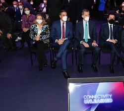 Su Majestad el Rey durante la presentación de las startups más destacadas del Salón MWC Barcelona 2022