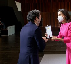 Premiado Gustavo Adolfo Dudamel, director de orquesta