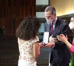 Premiada Rosario del Carmen González Flores, “Rosario Flores”, cantante y compositora