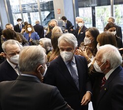 Doña Letizia durante el encuentro con los galardonados