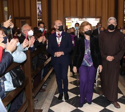 Su Majestad la Reina Doña Sofía a su entrada a la Basílica de Jesús de Medinaceli
