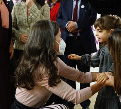 Doña Letizia durante el encuentro con los asistentes
