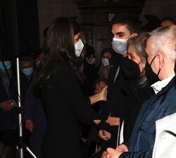 Doña Letizia junta a familiares de los fallecidos en el hundimiento del pesquero gallego “Villa de Pitanxo”
