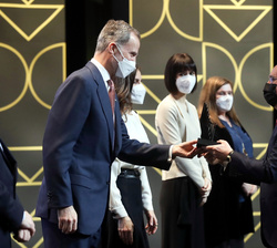 Su Majestad el Rey entrega el Premio Nacional de Innovación 2021 modalidad "Trayectoria Innovadora" a Eduardo Anitua Aldecoa