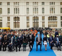 Don Felipe y Doña Letizia ocupan su lugar en primera fila de asientos