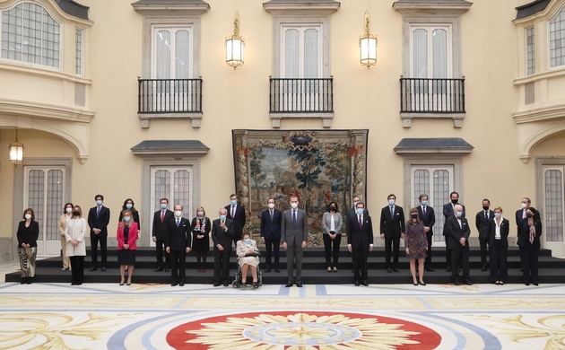 Su Majestad el Rey acompañado del Comité Científico del Observatorio Permanente del Hispanismo, Equipo Operativo y miembros del Círculo de Protectores