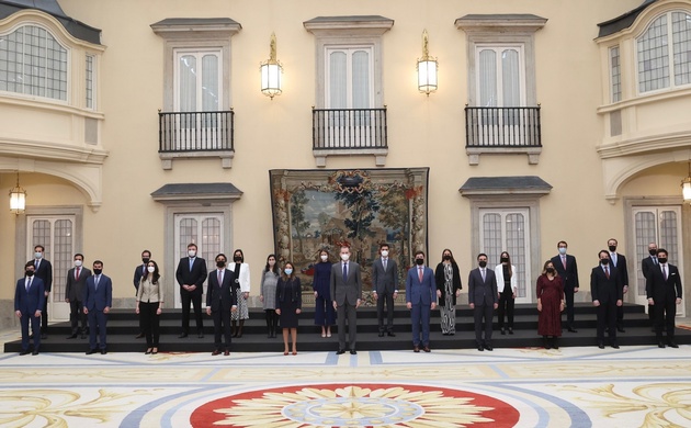 Su Majestad el Rey acompañado de la 70ª promoción del Cuerpo Superior de Técnicos Comerciales y Economnistas del Estado