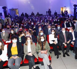 Su Majestad la Reina durante el acto inaugural y de proclamación del premio FPdGi Empresa 2022