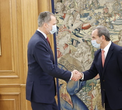 Su Majestad el Rey recibe el saludo del Secretario General Iberoamericano, Andrés Allamand Zavala