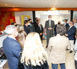 Su Majestad el rey en el encuentro con los miembros de la junta directiva de la Cofradía de Pescadores de Sanlúcar de Barrameda