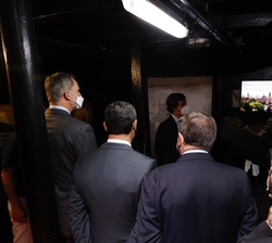 Proyección del video, Navegando alrededor del Mundo en la Nao Victoria