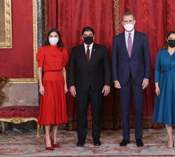 Sus Majestades los Reyes junto a Sus Excelencias el Presidente de la República de Costa Rica, Sr. Carlos Alvarado Quesada y la Primera Dama, Sra. Clau