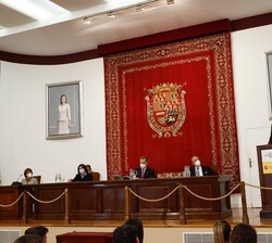 La secretaria de Embajada y número uno de la Promoción, Soledad Román, dirige unas palabras en nombre los miembros de la LXXIII Promoción de la Carrer