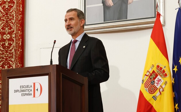 Don Felipe durante su intervención en la Escuela Diplomática
