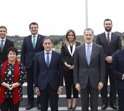 Don Felipe junto a os miembros de la Asamblea del Grupo de Ciudades Patrimonio de la Humanidad de España