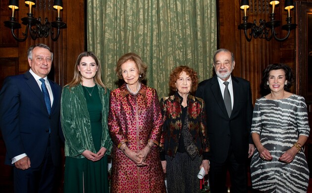 Su Majestad la Reina Doña Sofía junto a los premiados