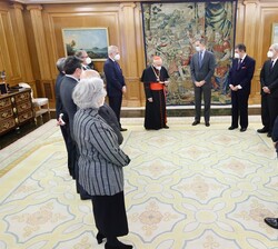 Audiencia de Su Majestad el Rey a S.E.R. el Cardenal Fernando Filoni, Gran Maestre de la Orden de Caballería del Santo Sepulcro de Jerusalén, acompaña