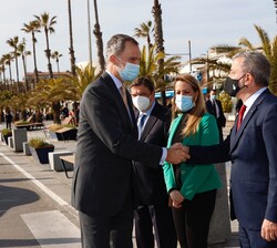 Su Majestad el Rey recibe el saludo del primer teniente de alcalde del Ayuntamiento de Barcelona, Juame Collboni