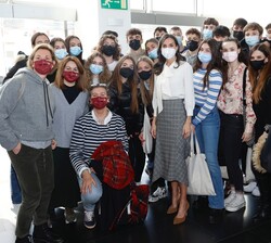 Doña Letizia junto a los asistentes al acto
