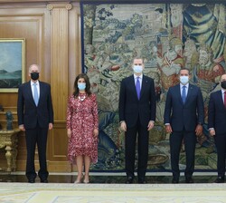 Su Majestad el Rey y el Gobernador del Estado Libre Asociado de Puerto Rico y las delegaciones española y puertorriqueña