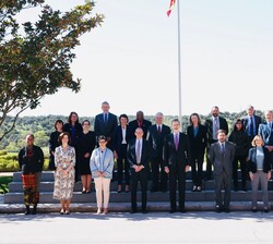 Su Majestad el Rey junto a una representación de APSIA