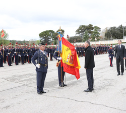 Personal civil Jura Bandera ante Su Majestad la Reina Doña Sofía