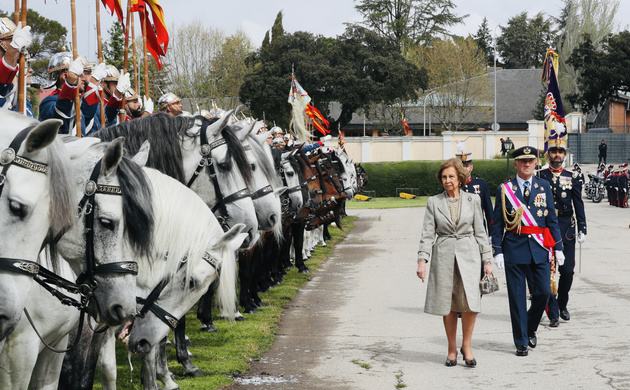 Su Majestad la Reina Doña Sofía pasa revista al Escuadrón de Escolta Real