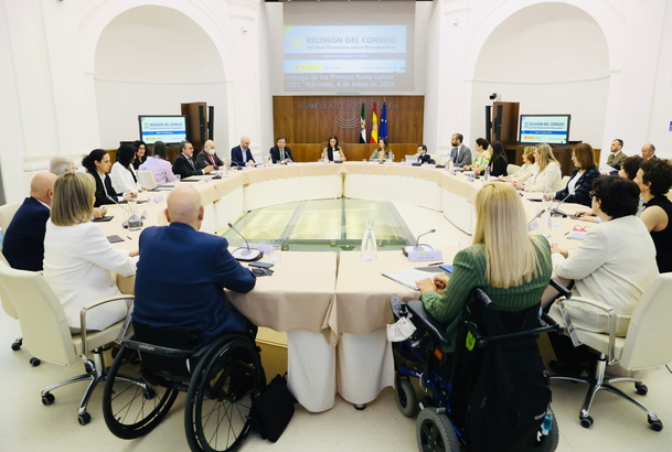 Reunión del Consejo del Real Patronato sobre Discapacidad presidido por Su Majestad la Reina