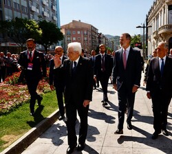 Su Majestad el Rey y los Presidentes de la República Portuguesa, Marcelo Rebelo de Sousa, y de la República Italiana, Sergio Mattarella, se dirigen al