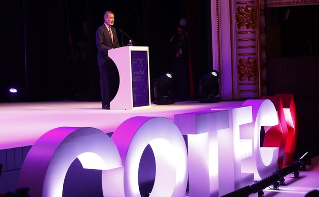 Su Majestad el Rey dirige unas palabras durante el Encuentro Cotec Europa 2022